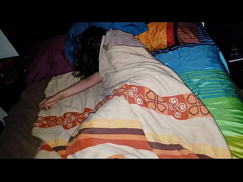 ❤️ Stepson dema ku di xew de ye, xatirê dayika xwe ya ciwan dike. ❤ Pornoya rûsî li me ❤